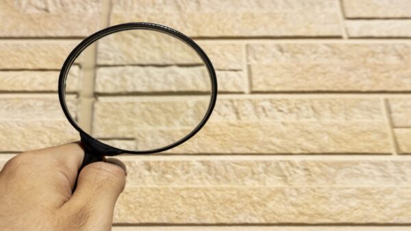 梅雨入り前に確認を！！外壁コーキングの劣化サイン、見逃していませんか？