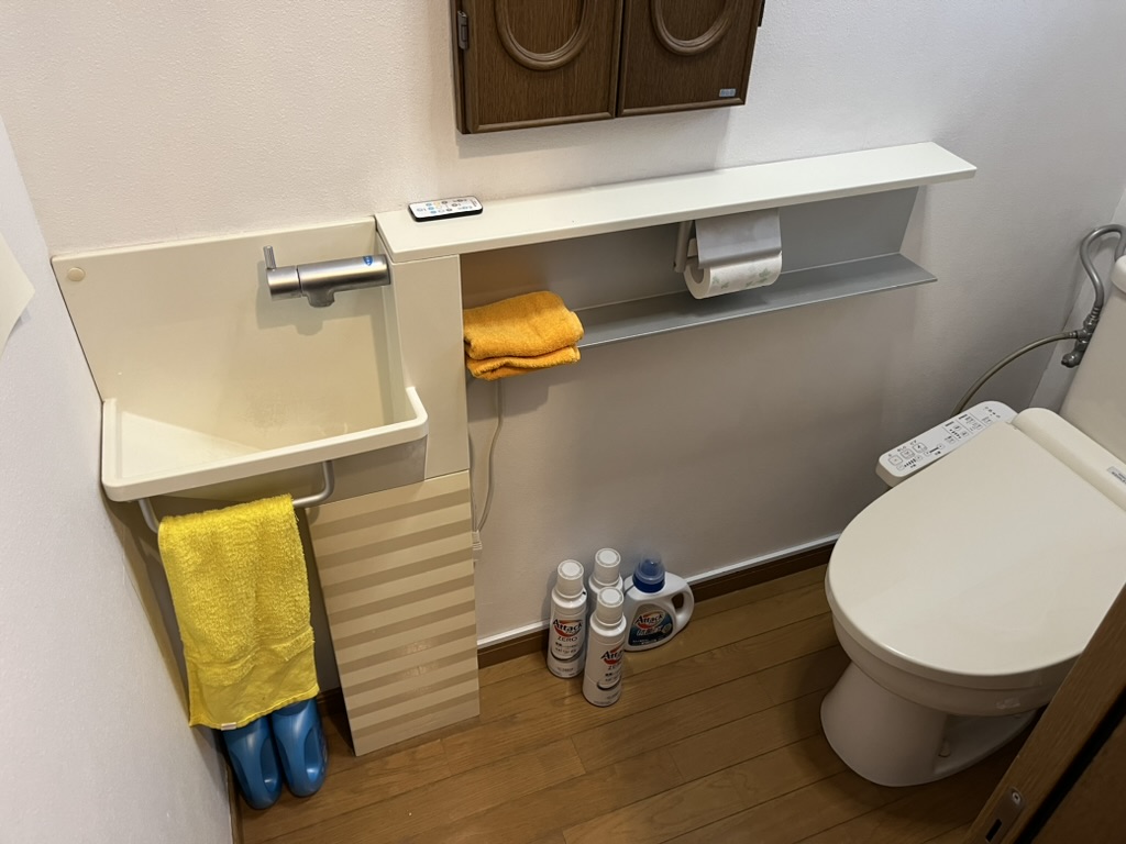 施工前|既存のトイレと手洗い器