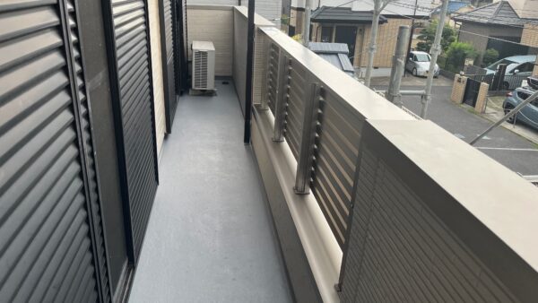 バルコニー改修工事｜笠木からの雨漏りで傷んだ木下地・外壁・FRP防水を改修｜船橋市西船