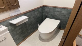 トイレ交換工事（タンクレストイレ、水栓交換、クロス貼り替え、江戸川区）