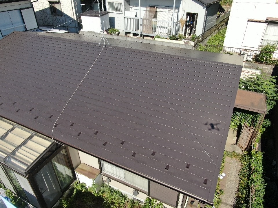 施工後:ガルバリウム鋼板で改修した屋根。